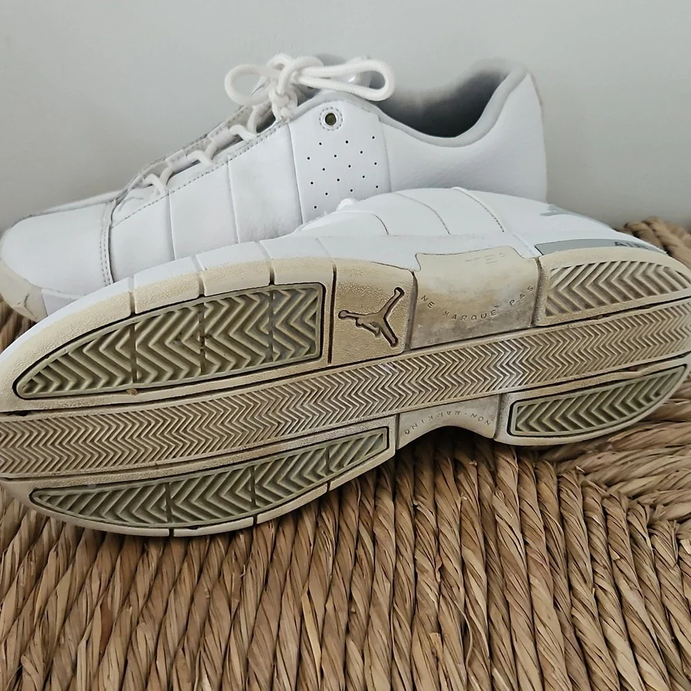 Nike Air White Jordan Sneakers 6Y